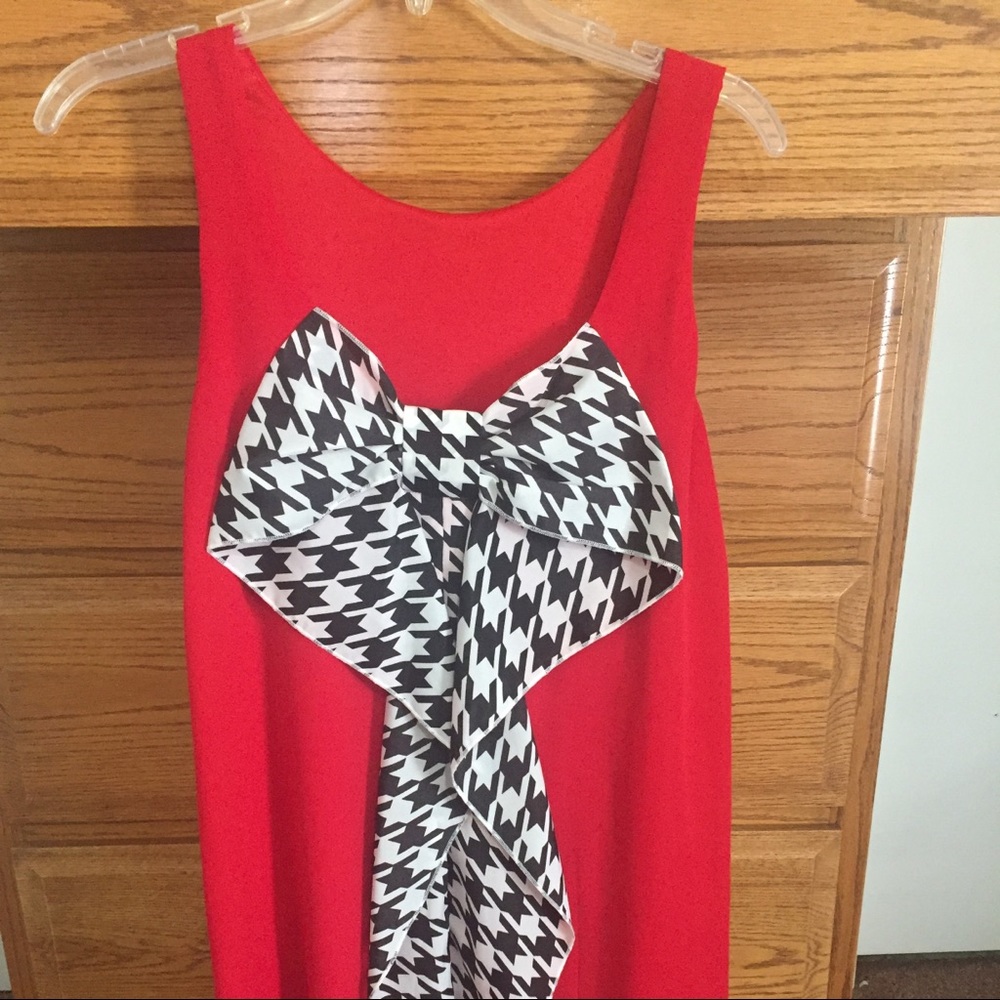 Red Sleeveless Sheath